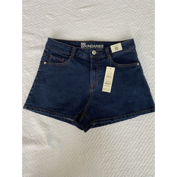No Boundaries Pants - NWT No Boundaries High Rise Denim Mom Shorts Rinse Wash Women’s Size 4 Small